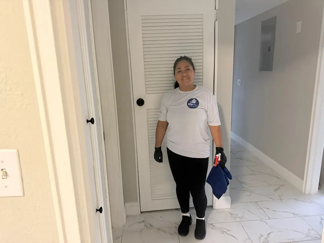 Shyrley Cleaning team portrait